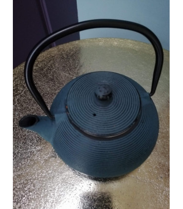 Théière en fonte bleue